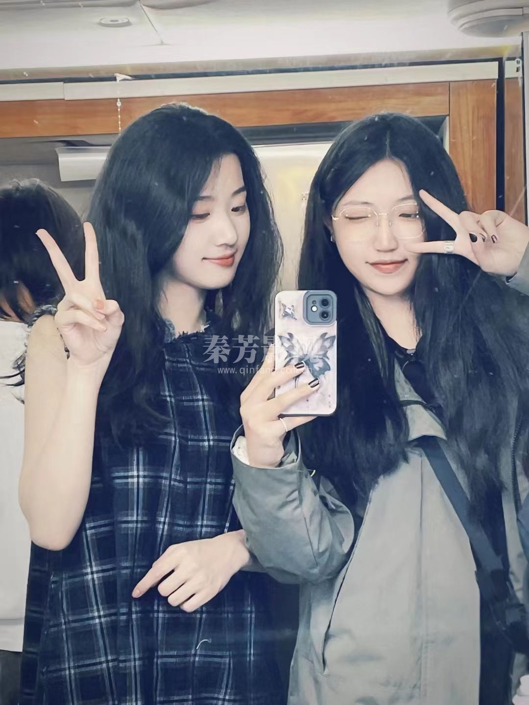 卢昱晓 吴宣仪《五福临门》杀青