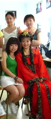 剧组化妆师的理想工资：一般多少钱一个月