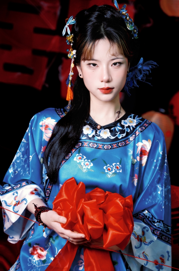 影视剧组一线职位详解：导演、演员、摄影师等岗位不可或缺