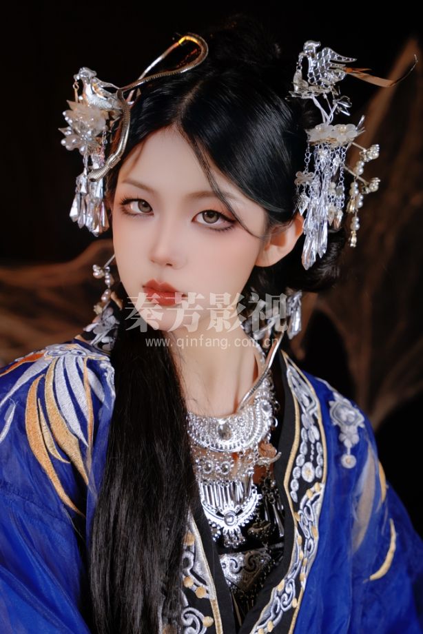 众里寻她千百度 那人就在襕衫古装处