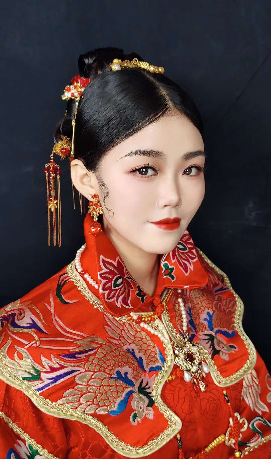 如何通过影视化妆培训学校进剧组 是否限制年龄身高以及需要交多少钱