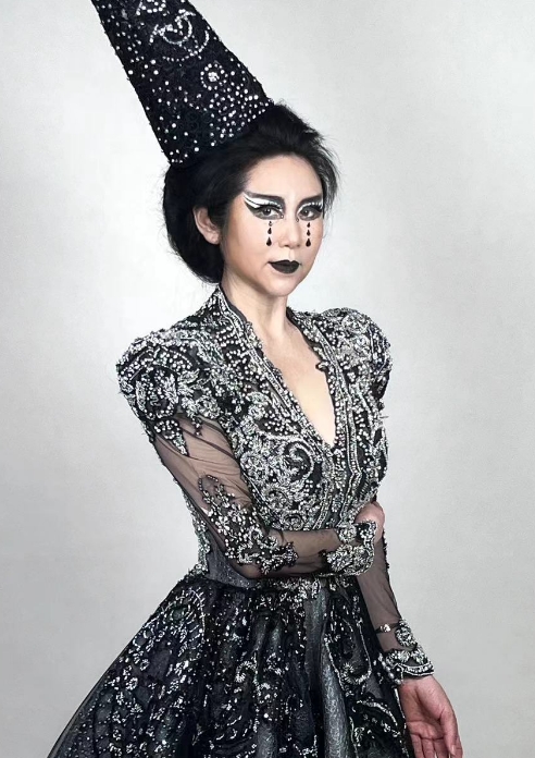 新娘化妆师会包衣服定做吗