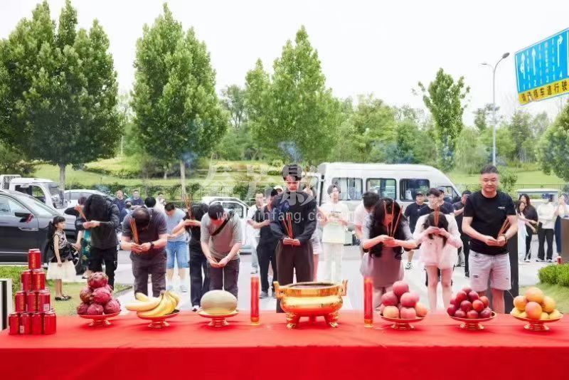 《戏精美人》济南开机大吉