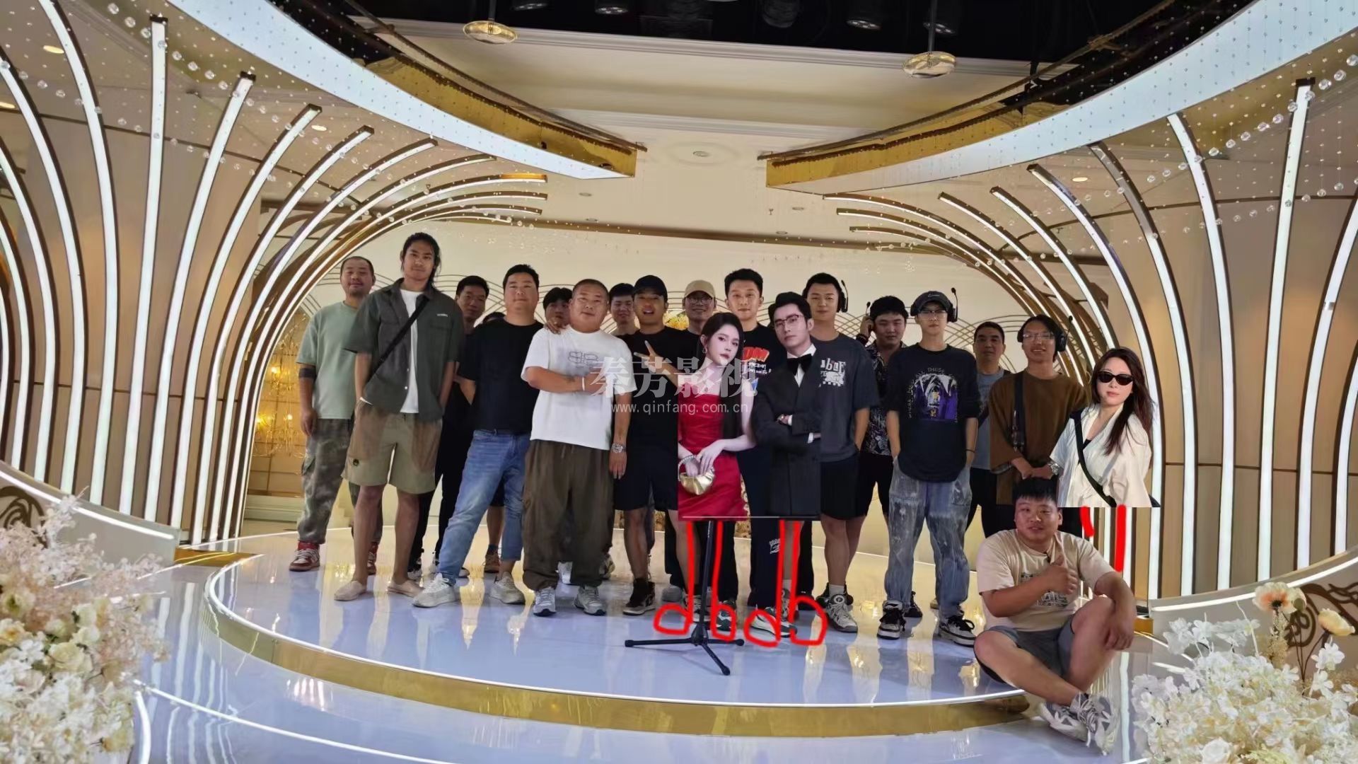  郝梦茹参加《我在豪门装傻暴富》 剧组杀青了