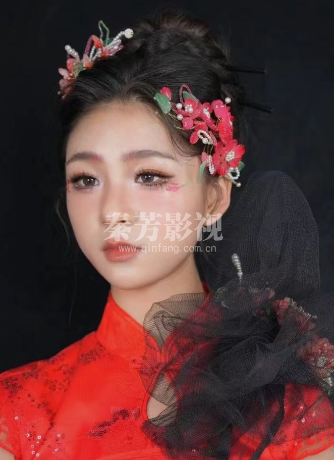 红衣新娘 同学都说漂亮到家了