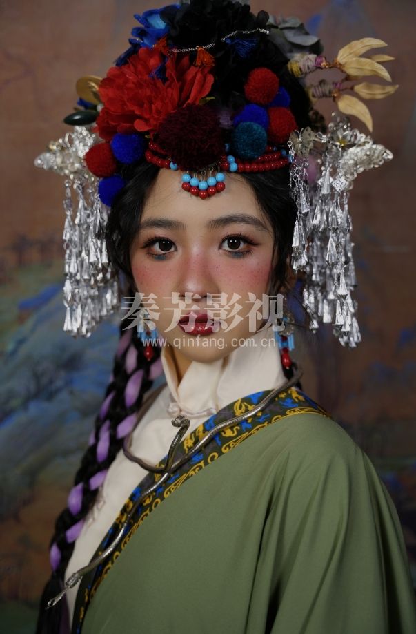 仿藏族服饰美女造型