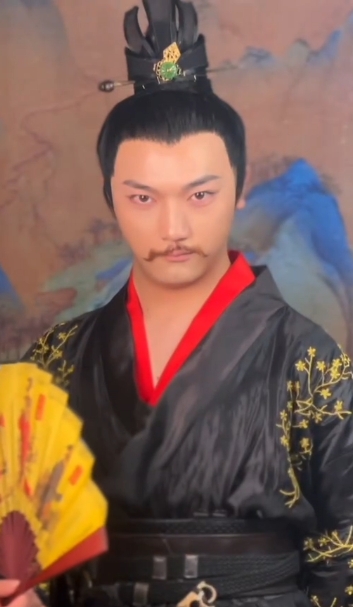 影视化妆师的收入有多高