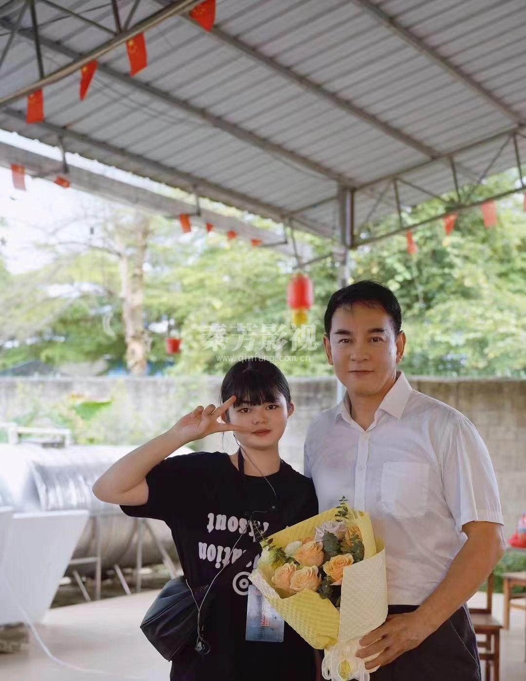 恭喜林苗同学就业剧组杀青大吉，边做化妆师边做兼职演员