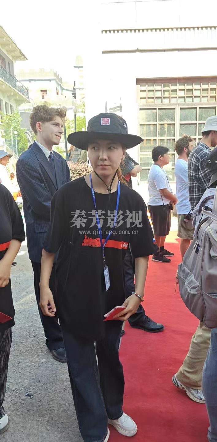 《红丝绸》开机大吉 该片讲述1928年在莫斯科州召开中共六大会议的故事