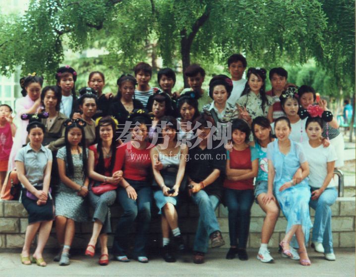 化妆师如何通过参加行业活动来扩大自己的市场影响力