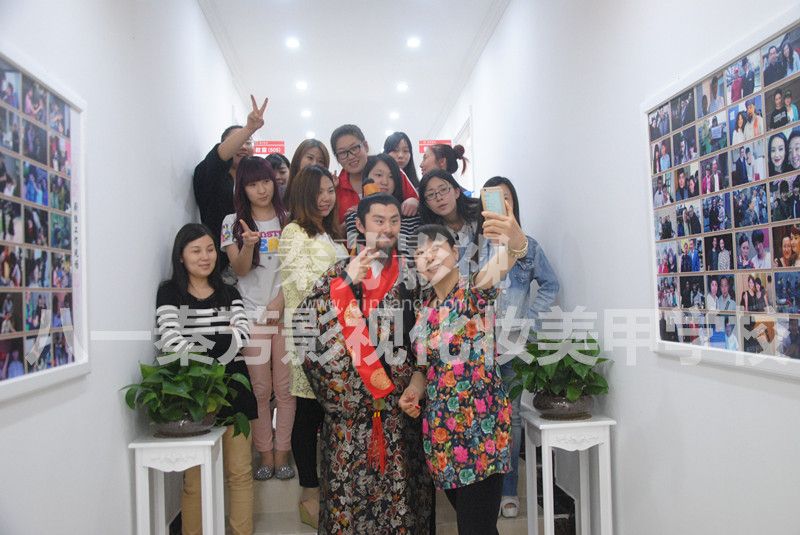 如果进了影视化妆学校 应该如何学习技能