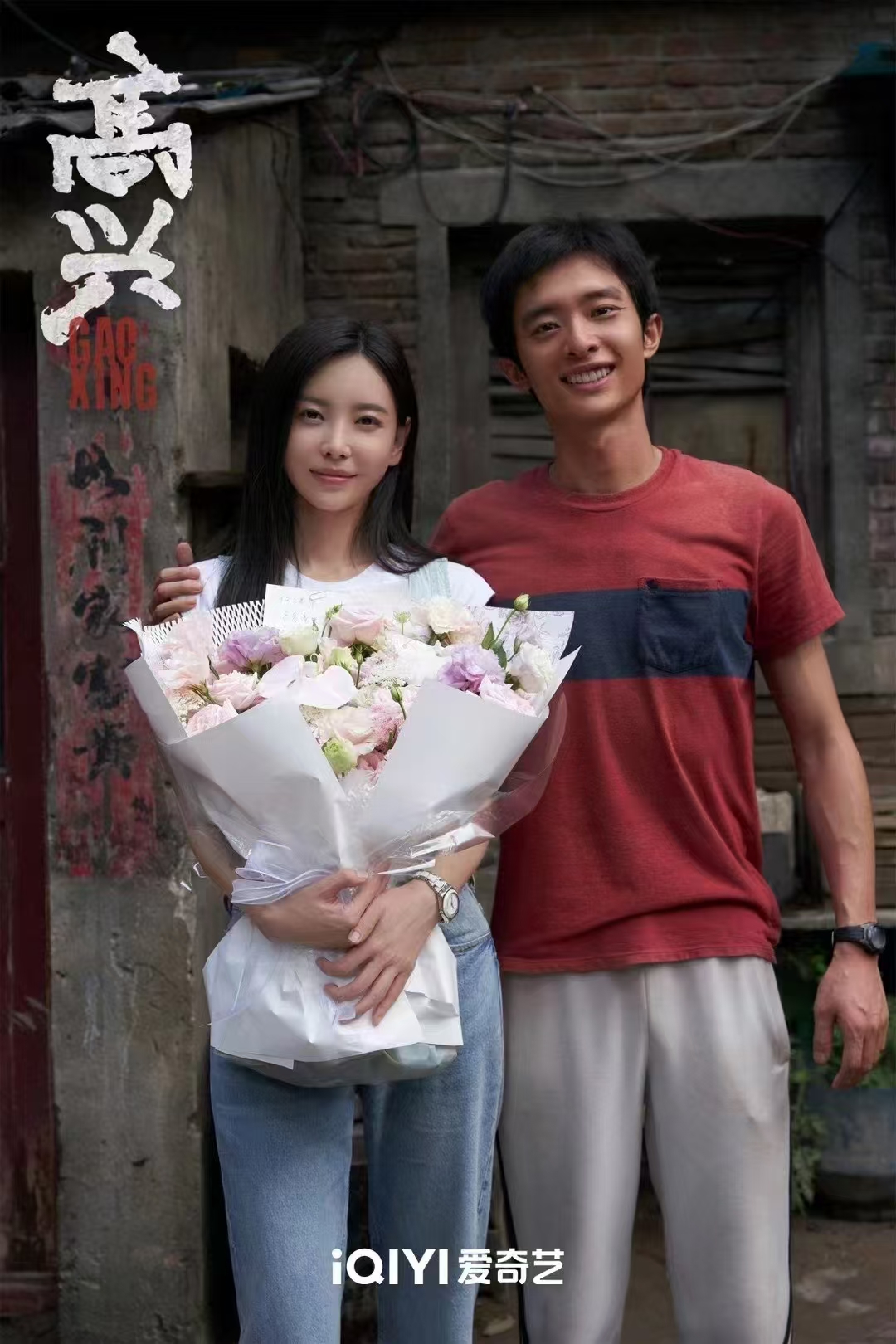 历史片的化妆师在设计妆容时，通常会参考哪些历史资料或文献 