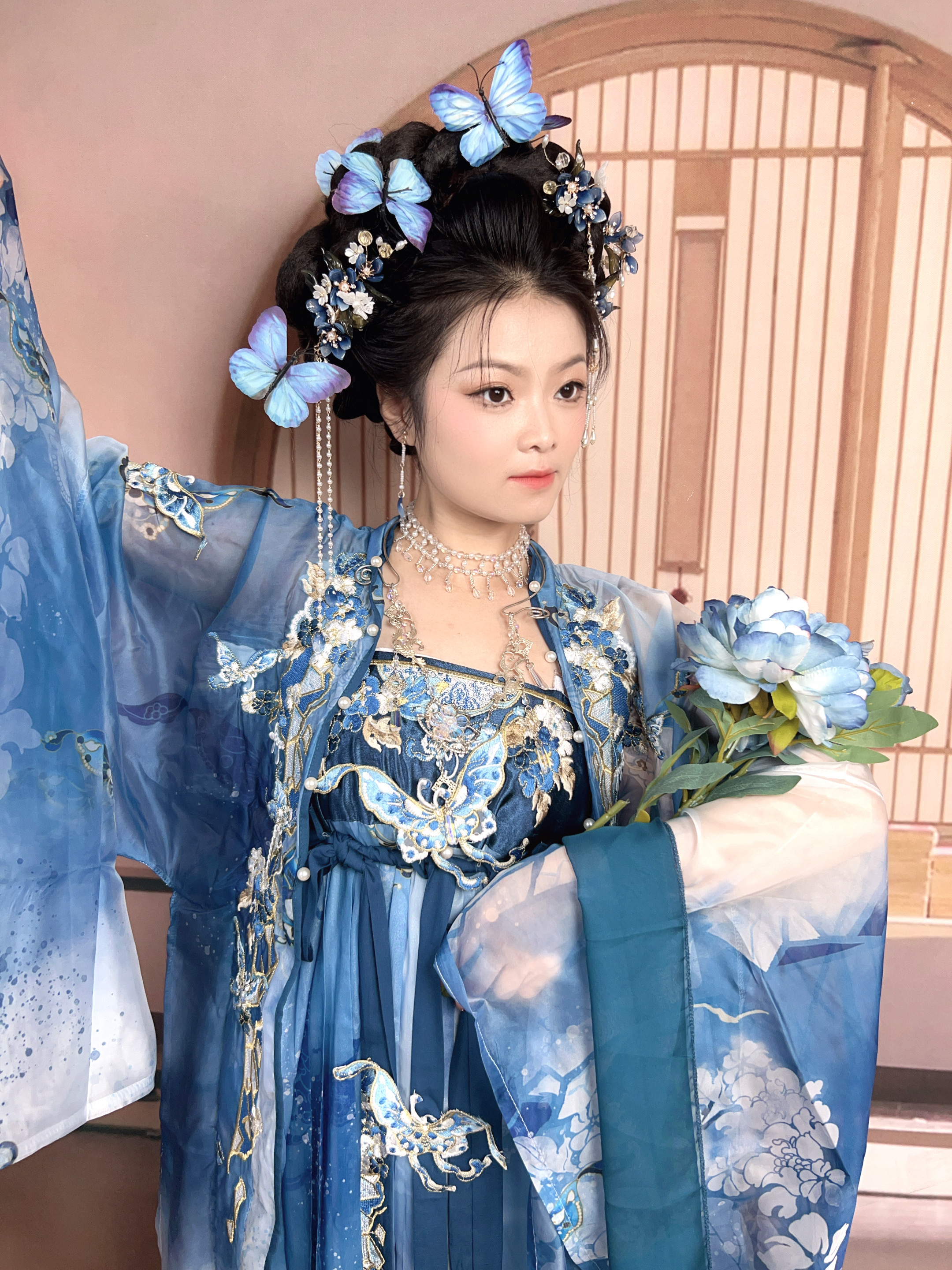 化妆师一般干到多少岁 老了会被淘汰吗