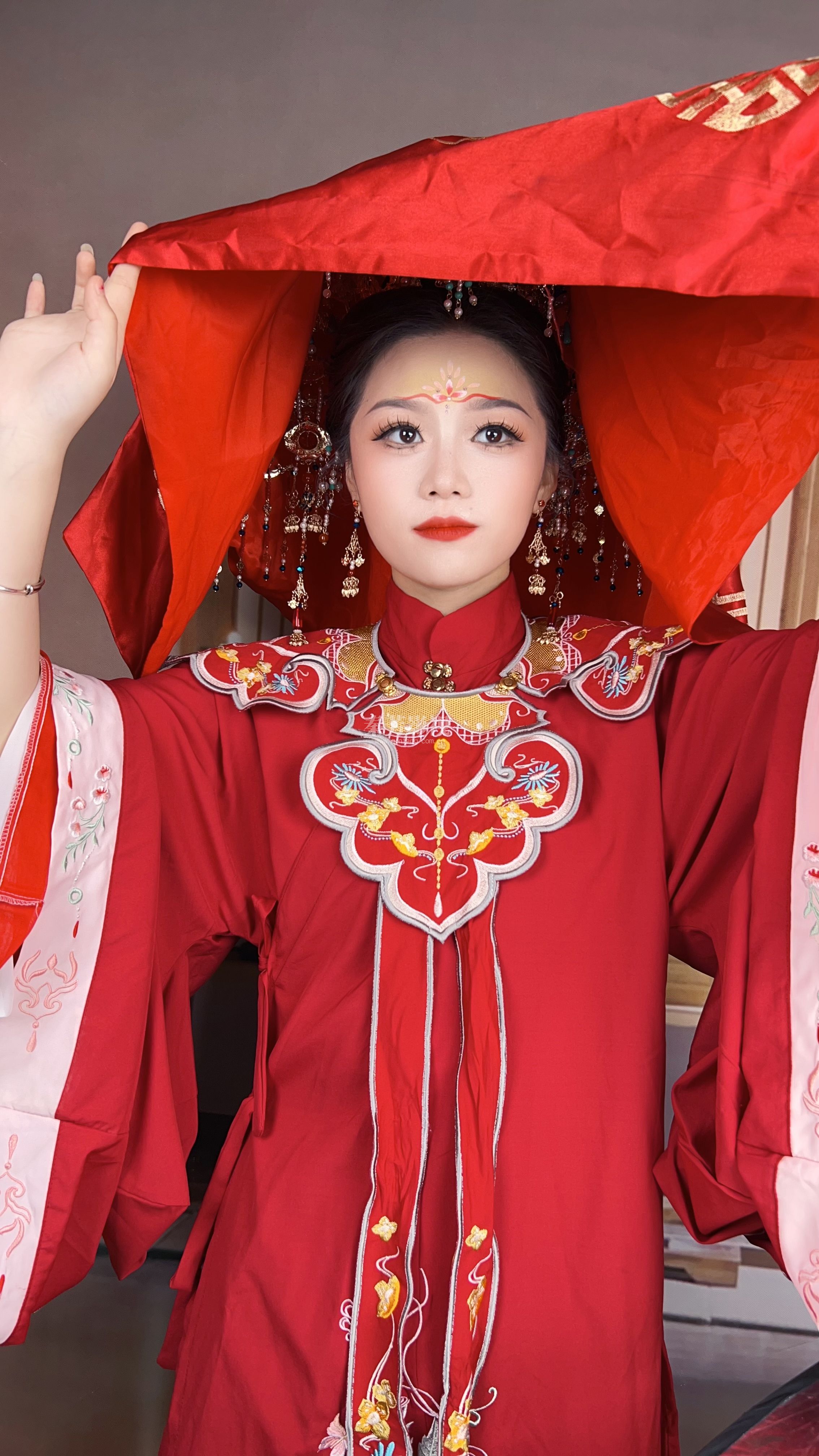 学员做的两种新娘造型