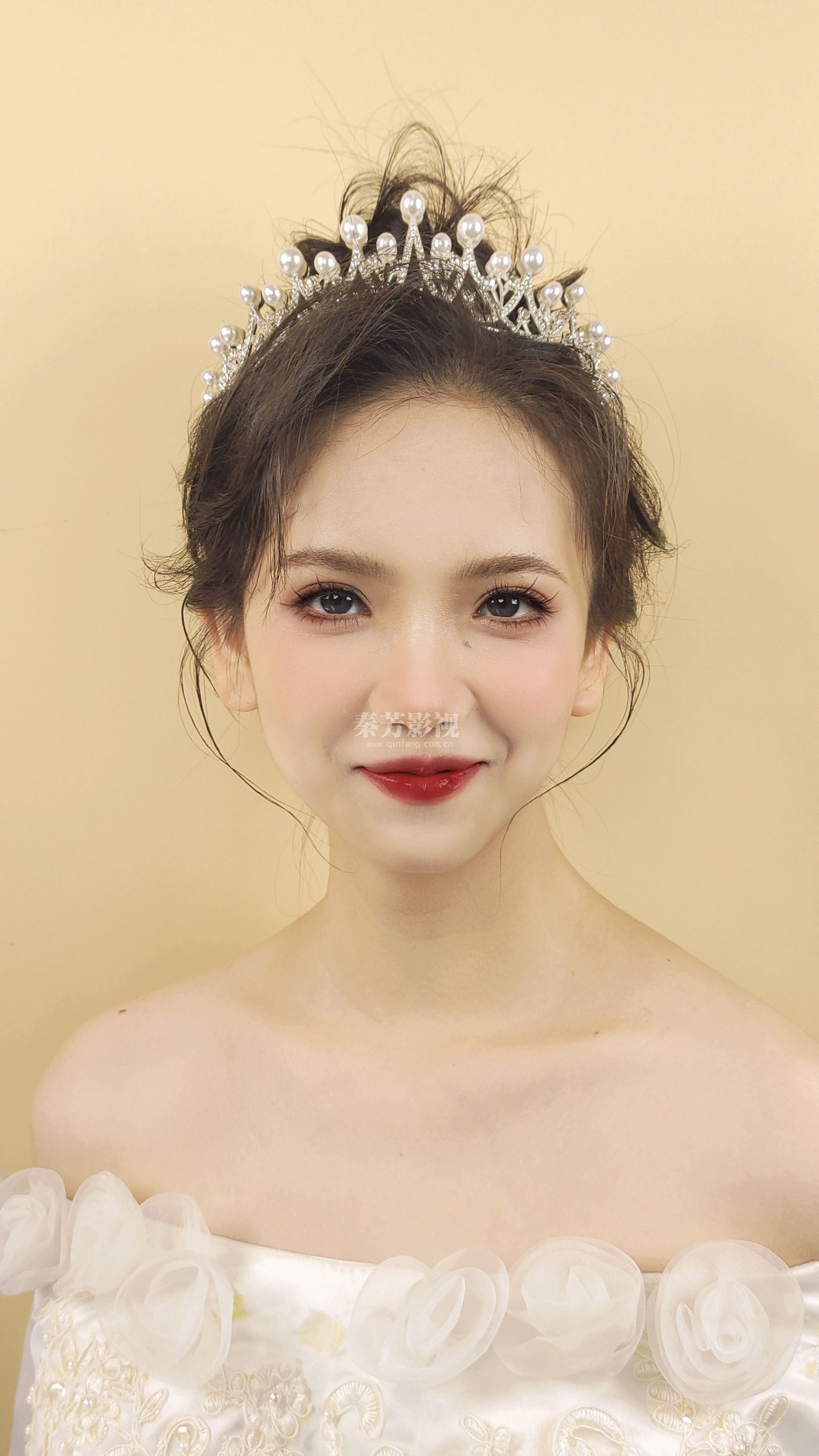 显老但足够漂亮的新娘子