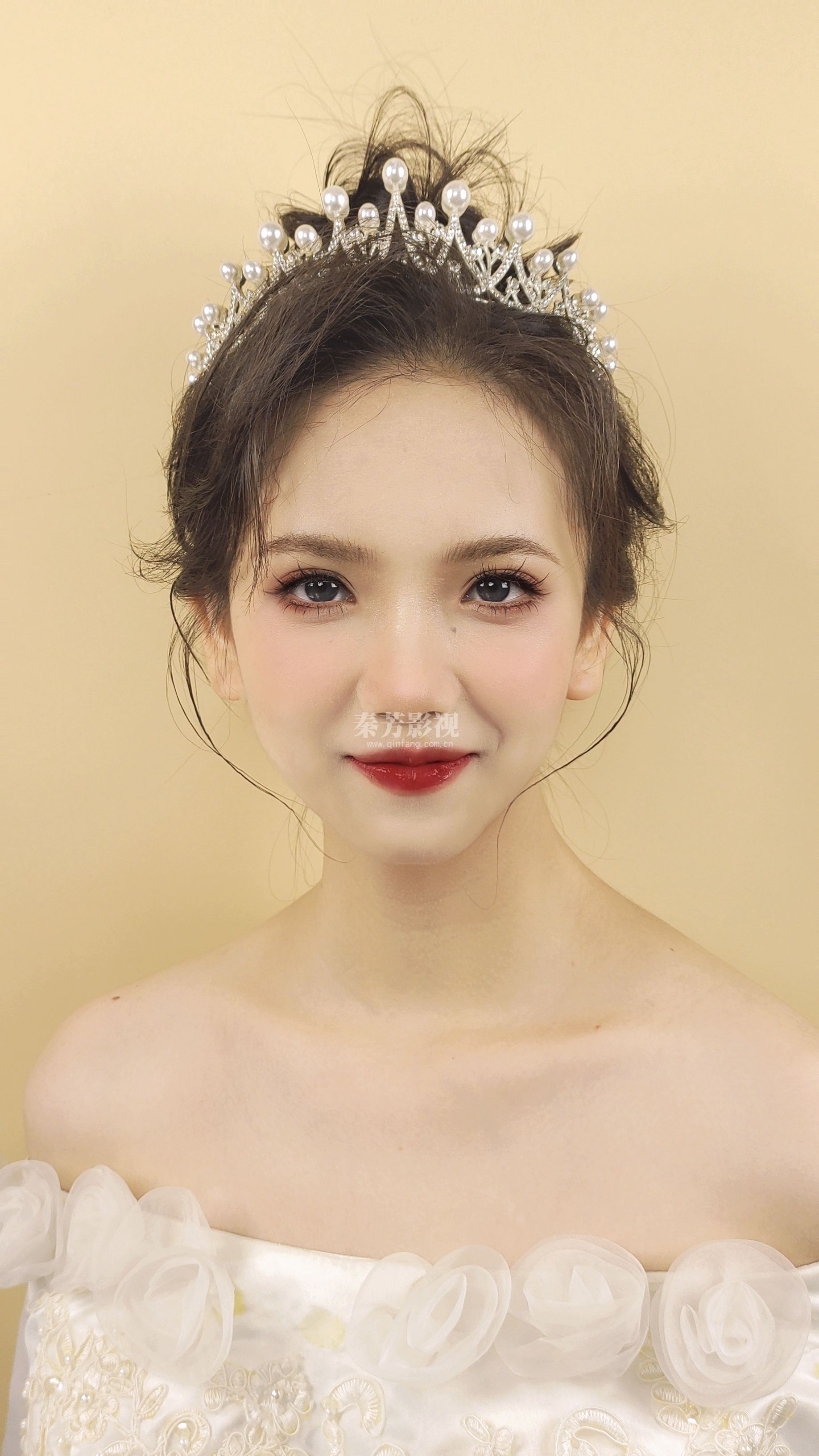 显老但足够漂亮的新娘子