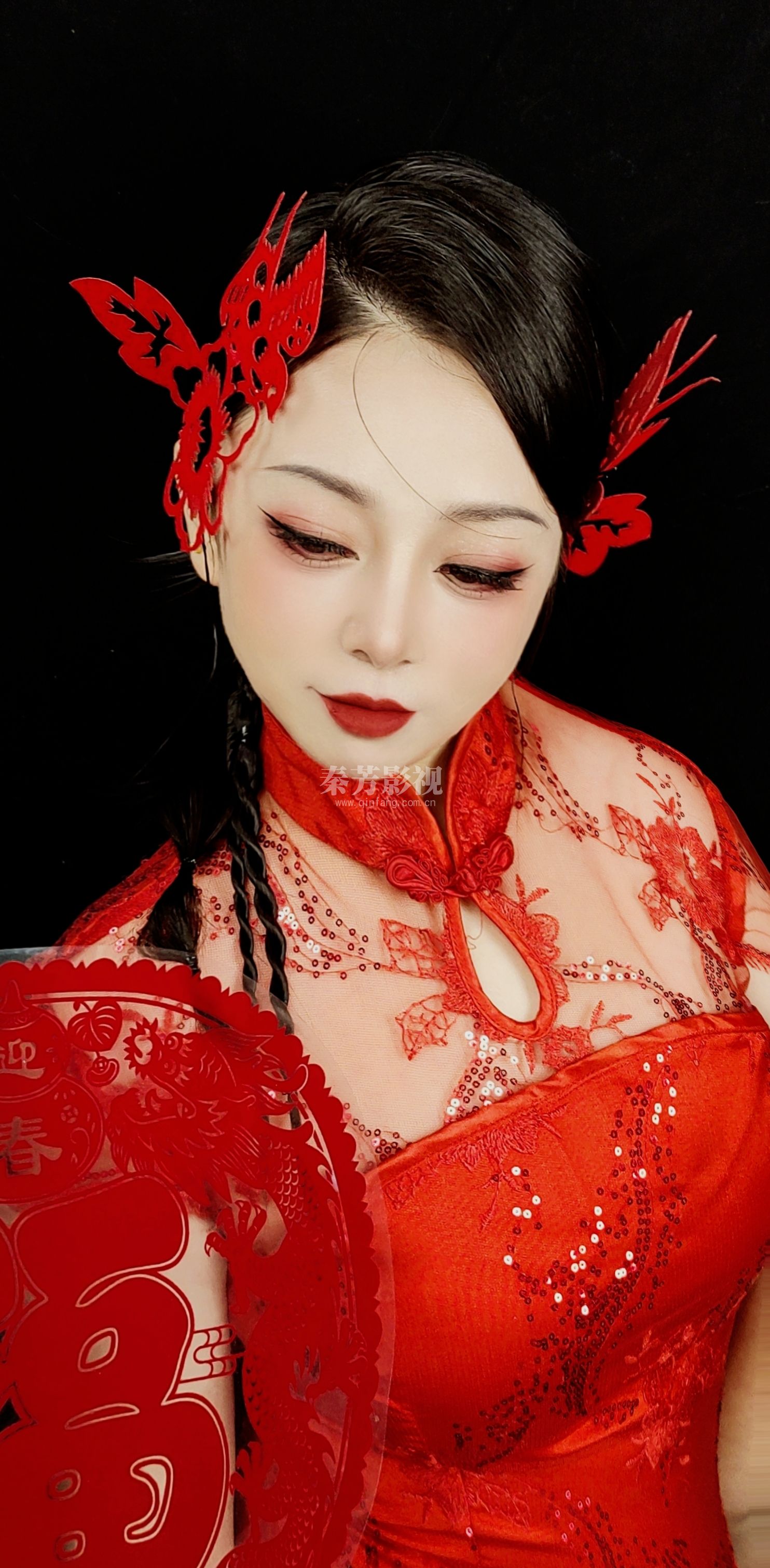 火红的新娘造型