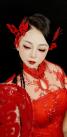 火红的新娘造型