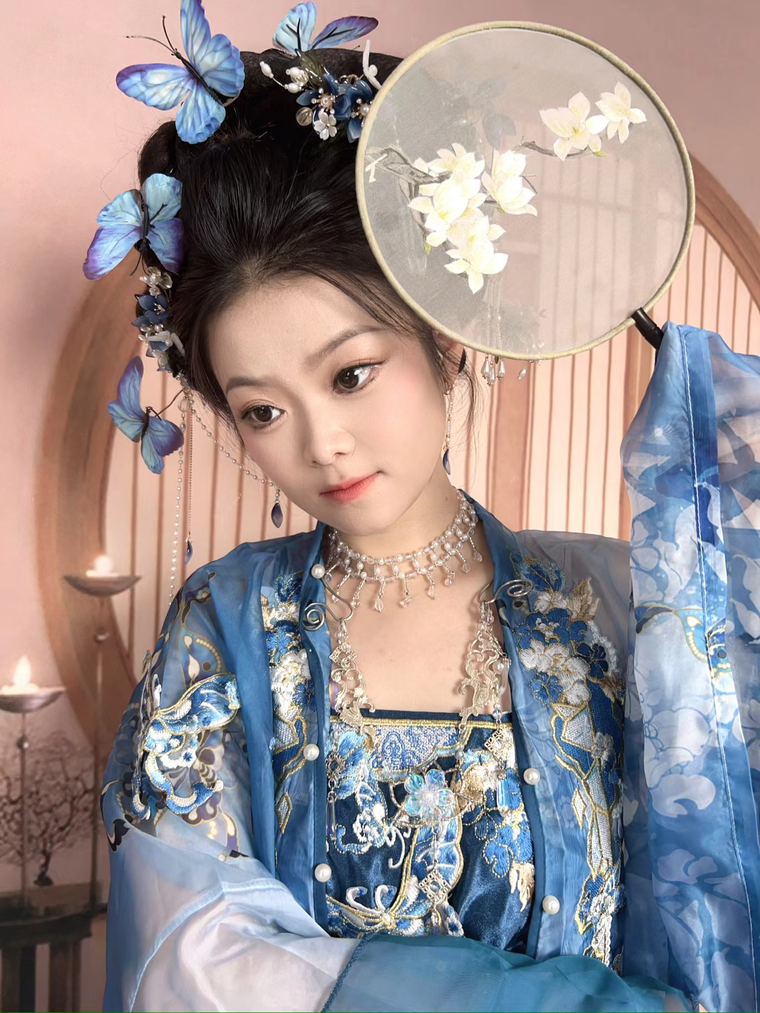 影视化妆师发展前景是不是相当好