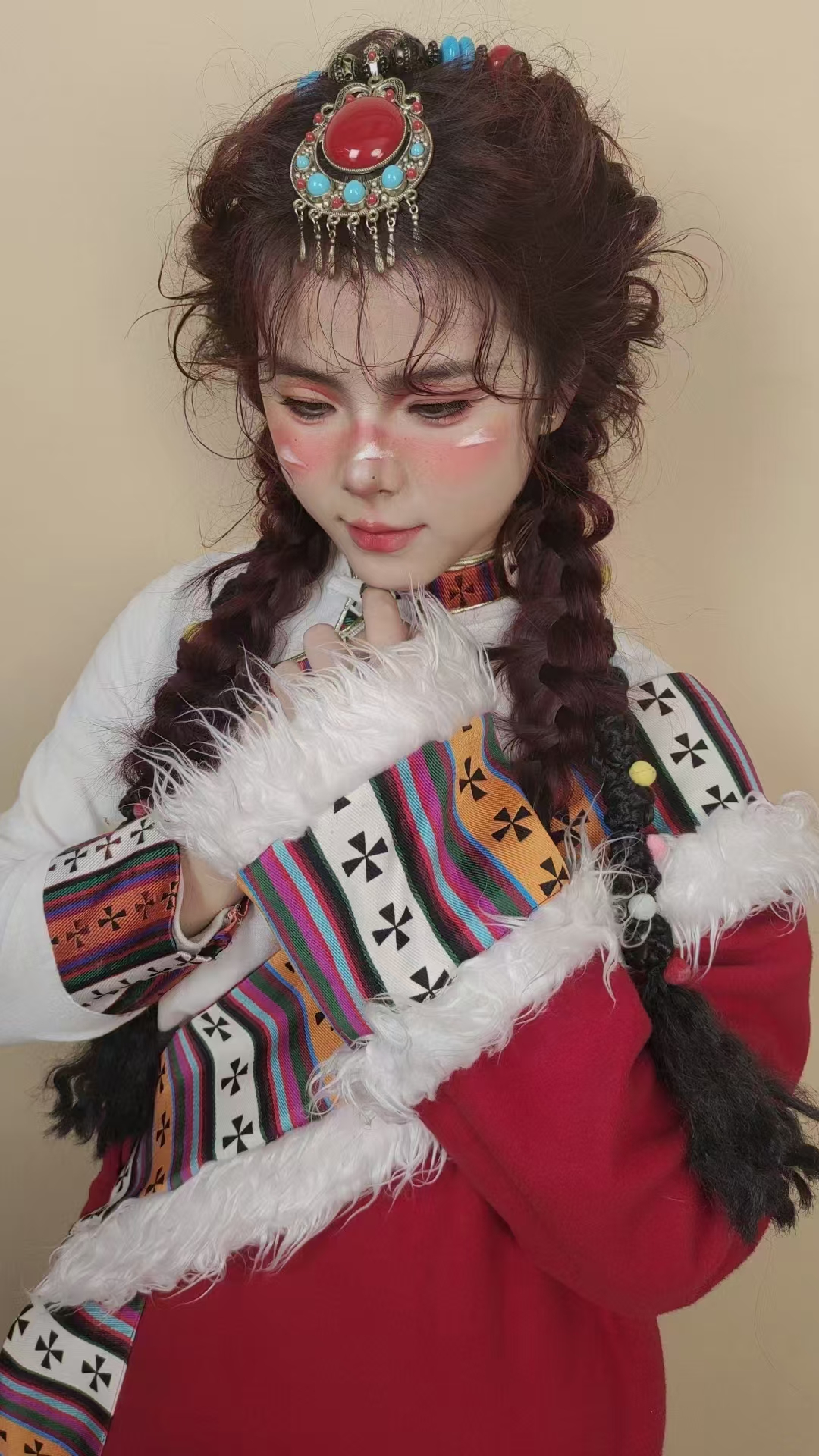 如何通过妆容表现角色的情绪变化