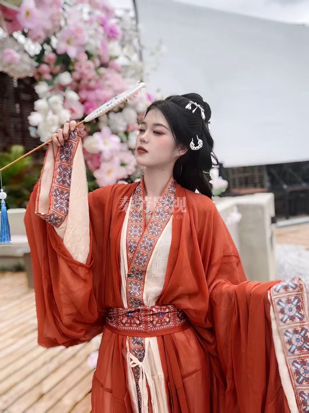 红义女侠客 就是缺剑