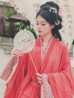 红衣女侠客 就是缺剑