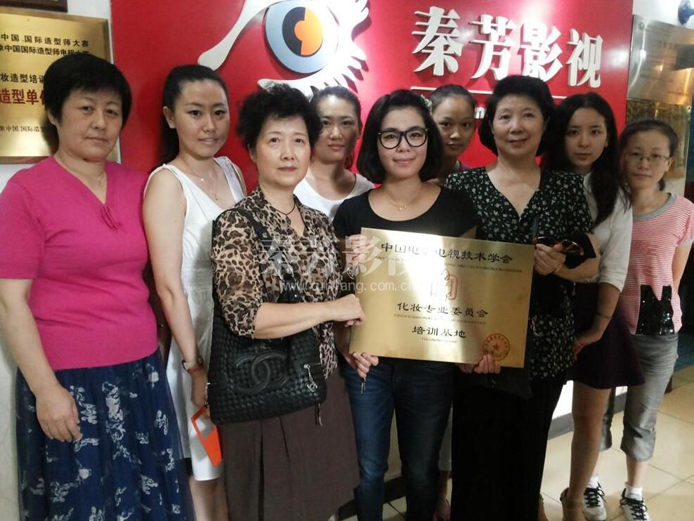 2025五险一金难缴纳 美甲师可能工资也不保了