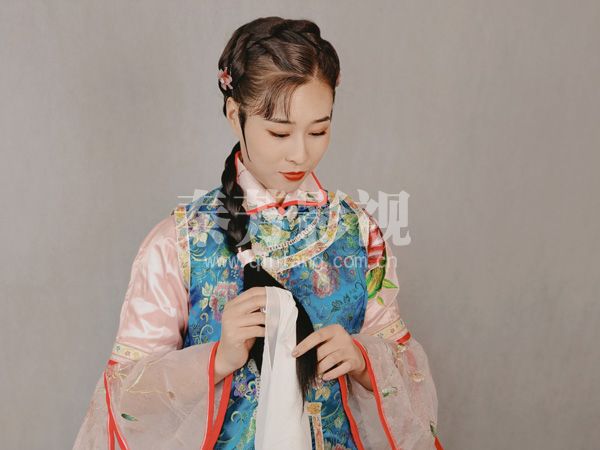 剧组化妆学校最最后包分配好不好