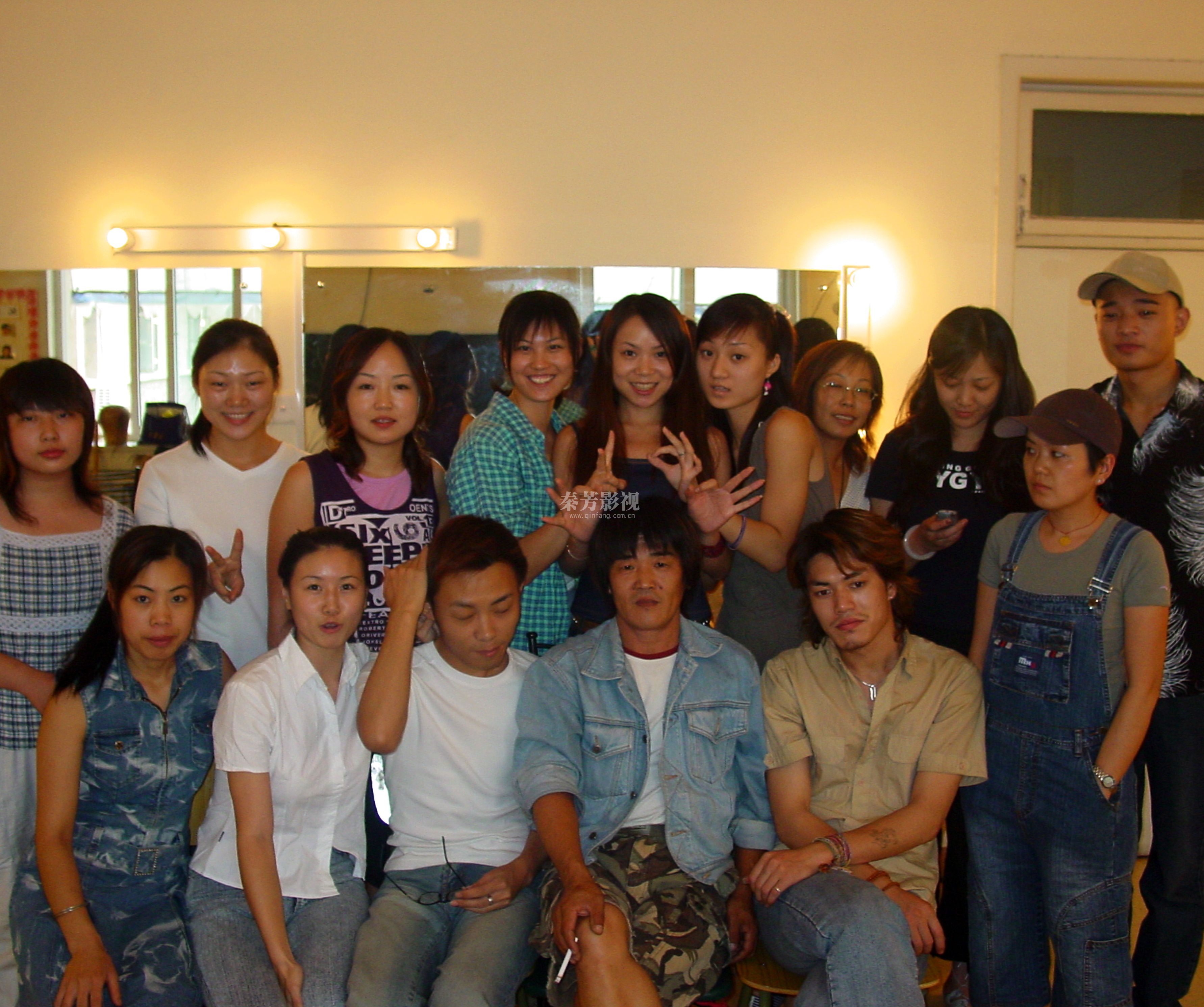 影视化妆爱好者问 在剧组工作谁的权利最大