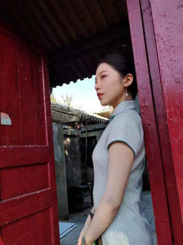 老师 我想学电视化妆去哪里学比较好 