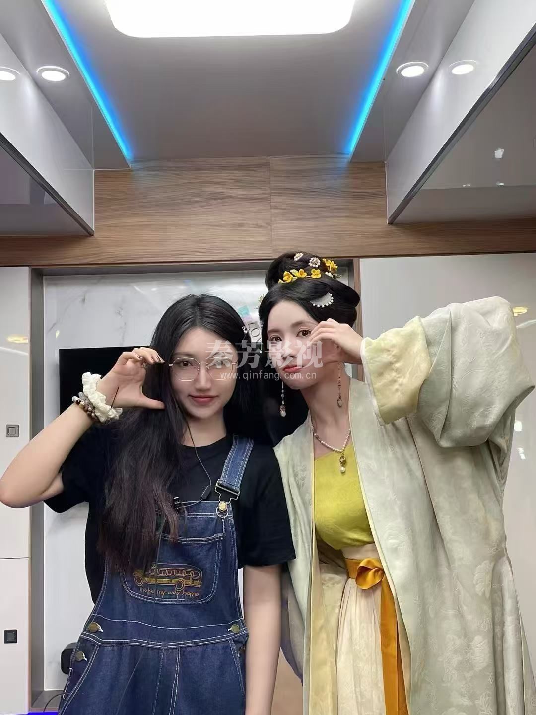 化妆师从学校分配进剧组，有可能见到明星吗