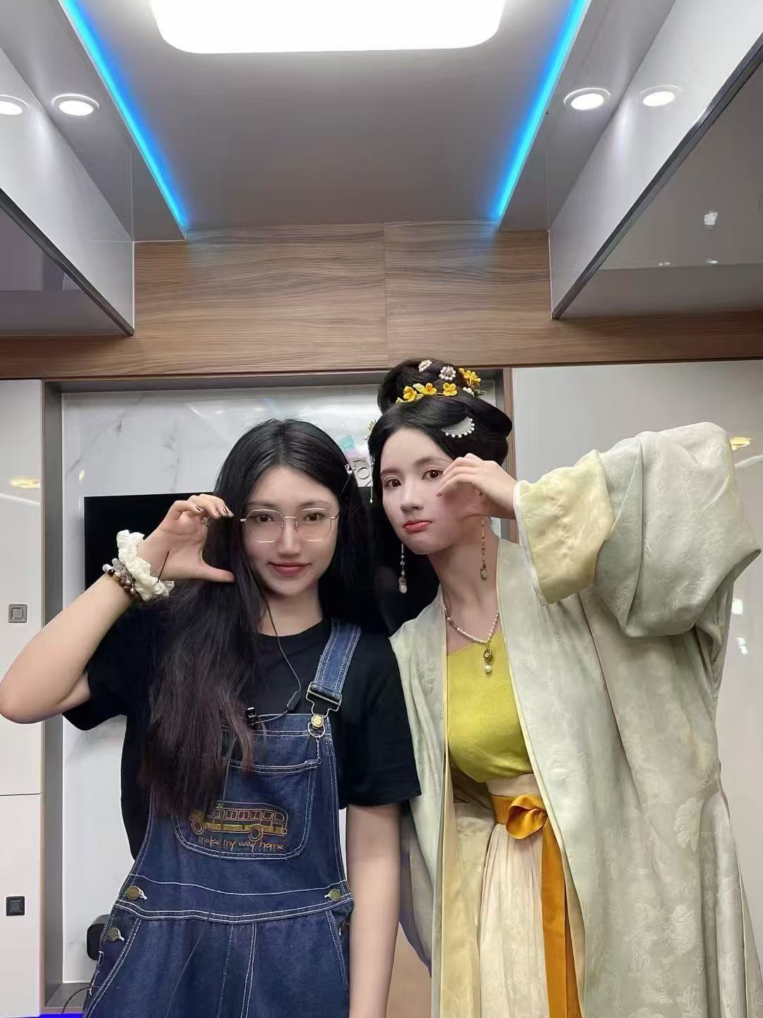 假如说你进了剧组，有师傅带你吗 你知道师傅在意你什么吗