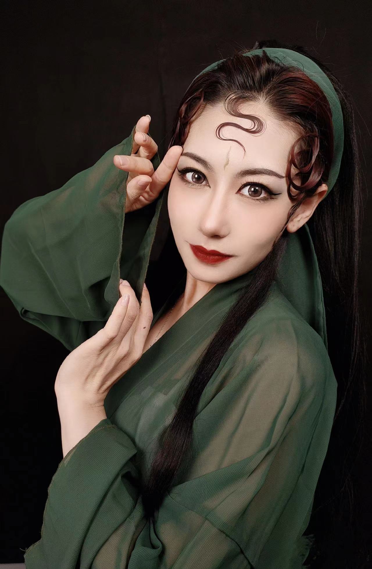 剧组化妆师薪资揭秘：新手与资深差异大