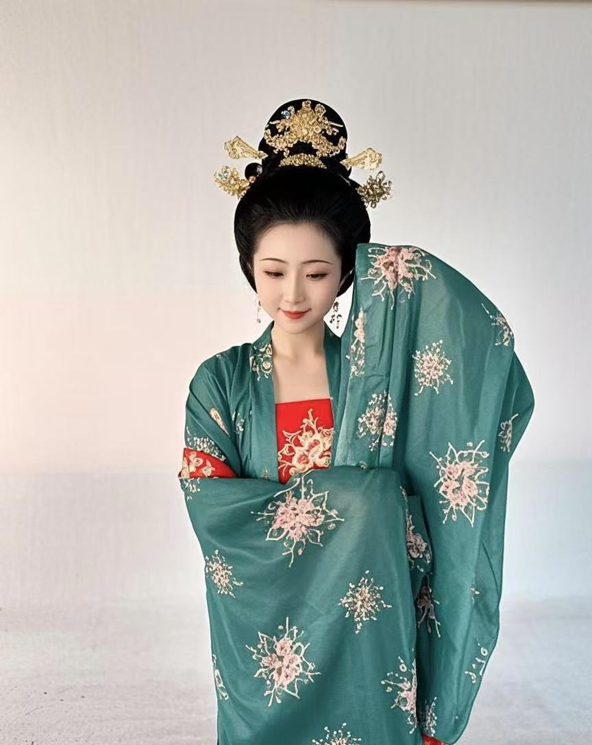 从作品到口碑，多维度解析化妆师专业水平