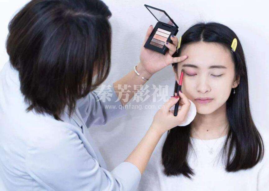 高中女生可以选择影视化妆这条路吗