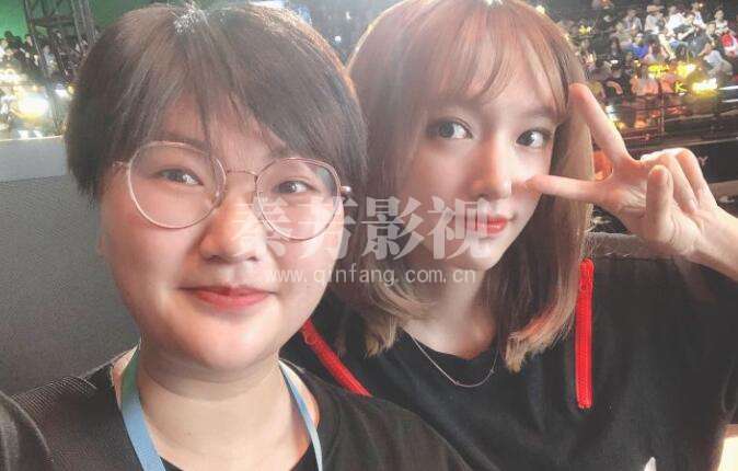 对比影视化妆师和时尚化妆师，哪种更赚钱