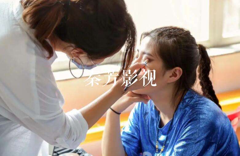 影视化妆师更应该去电视台还是 综艺剧组工作