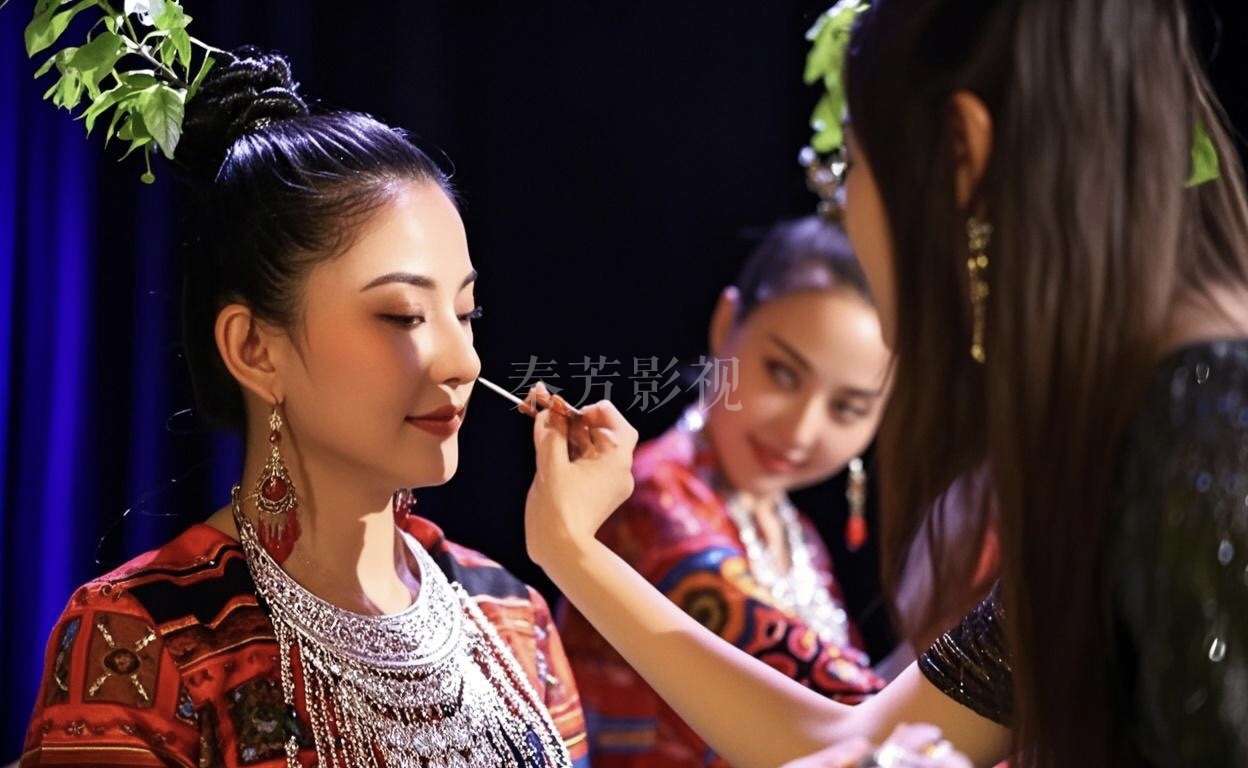 影视化妆毕业 4 年月入 30 万？揭秘行业真实收入与现实差距