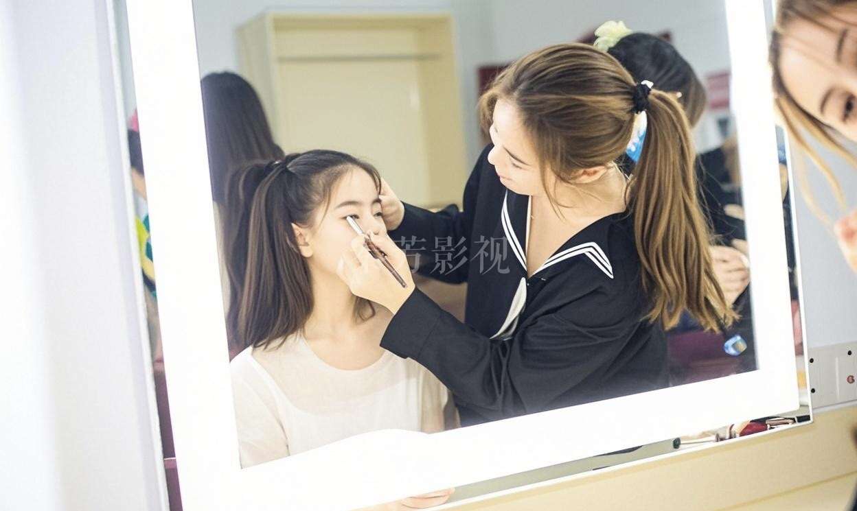 影视化妆行业的收入水平是怎样分布的