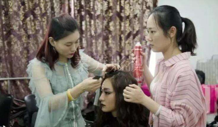 影视化妆培训的就业前景如何