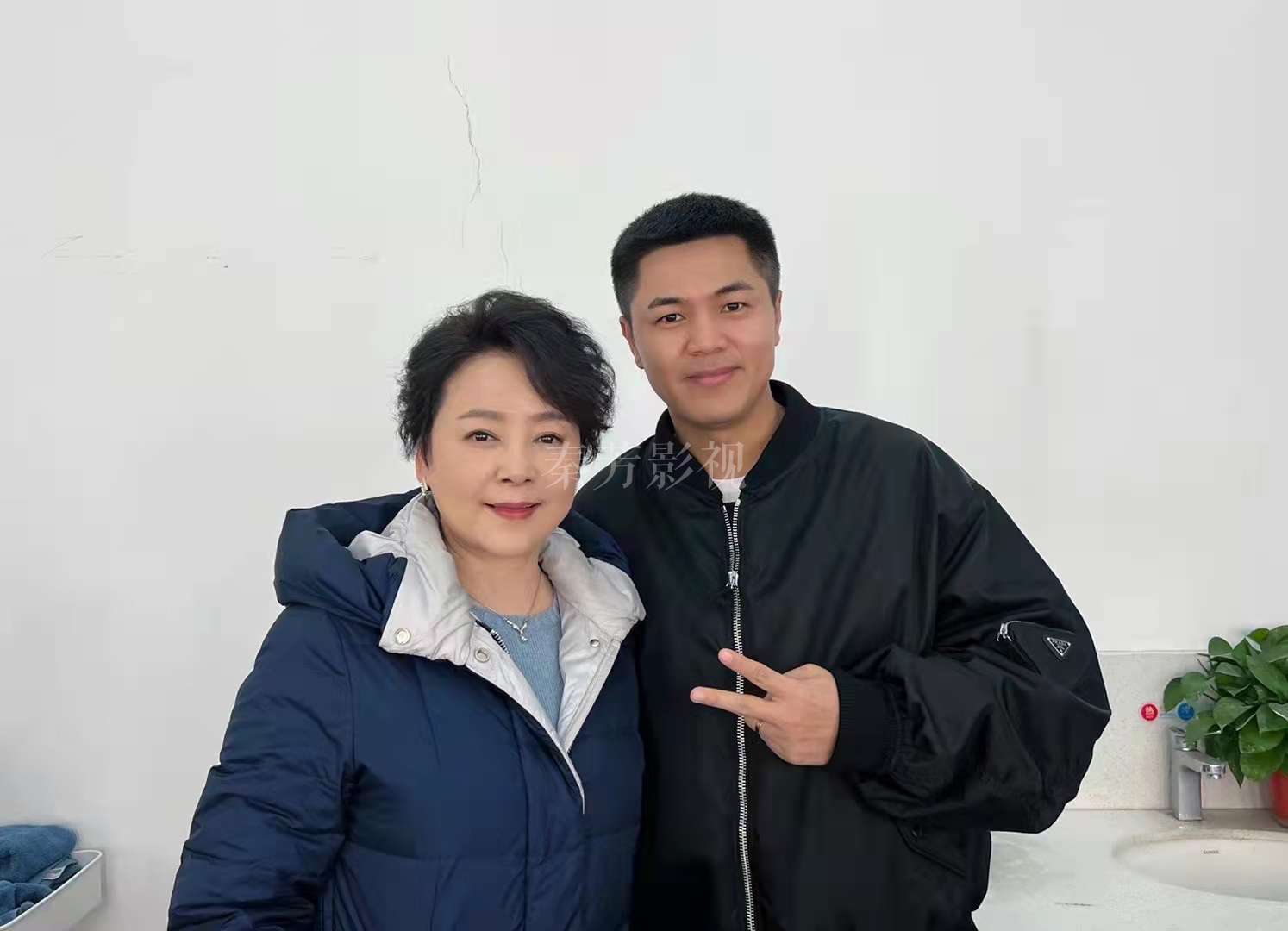 除了看电影、电视剧，还有哪些渠道（能有效提升影视化妆的审美？