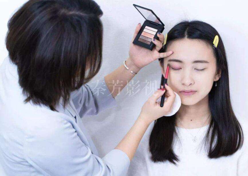 《长安十二时辰》的 唐朝女性妆容，有啥缺点