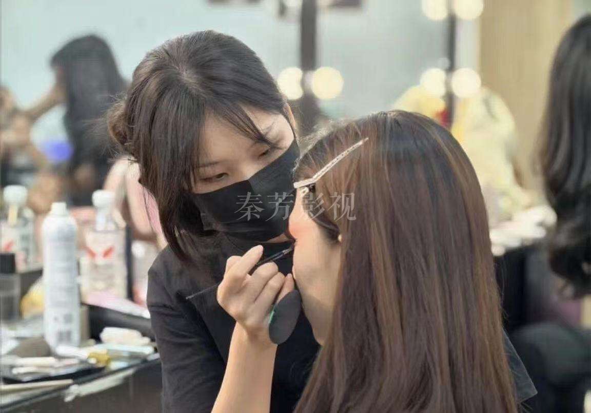 民国剧女性角色画眉过细（如一字眉）不符合时代特征