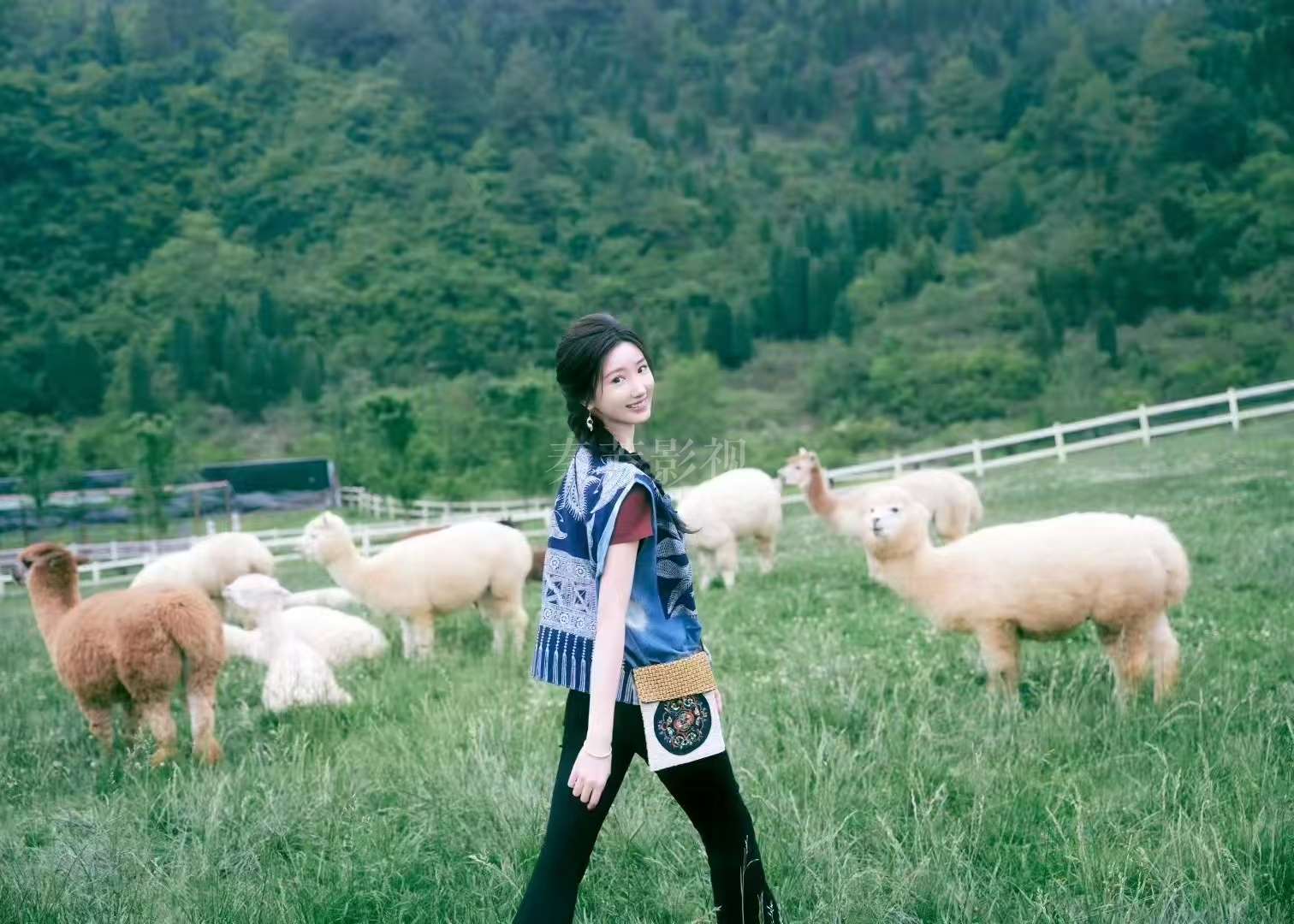 《乌蒙深处》衮月亮🌙老师杀青啦！