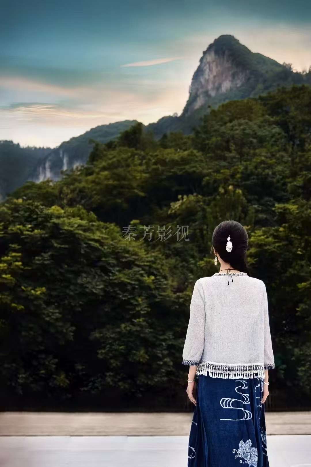 《乌蒙深处》衮月亮🌙老师杀青啦！