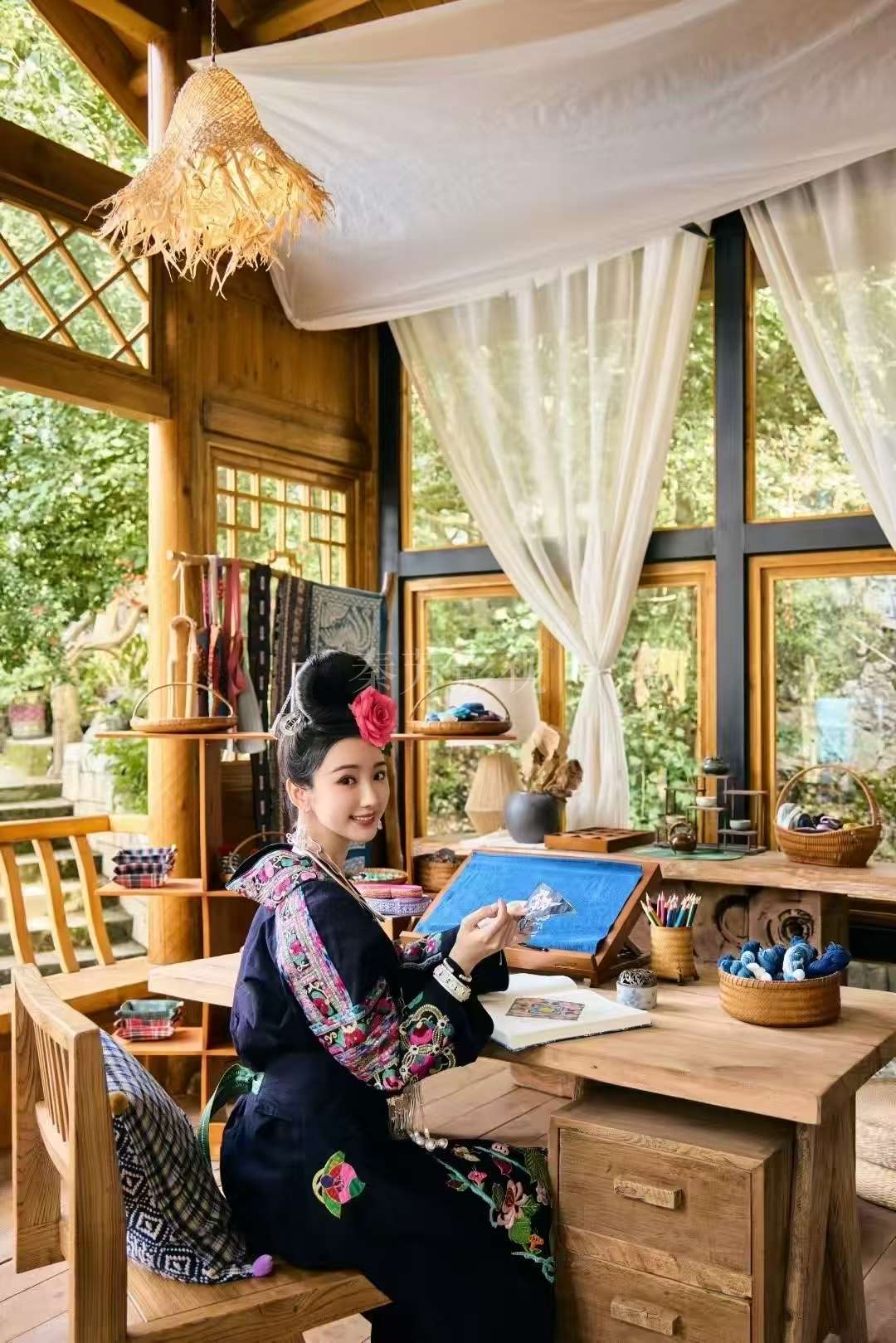 《乌蒙深处》衮月亮🌙老师杀青啦！