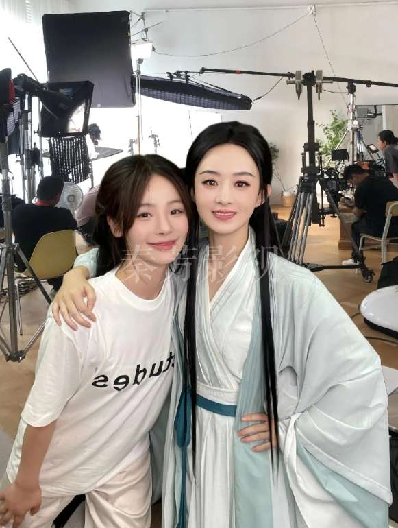 孕妇角色妆容太紧绷，缺乏 孕期的松弛感