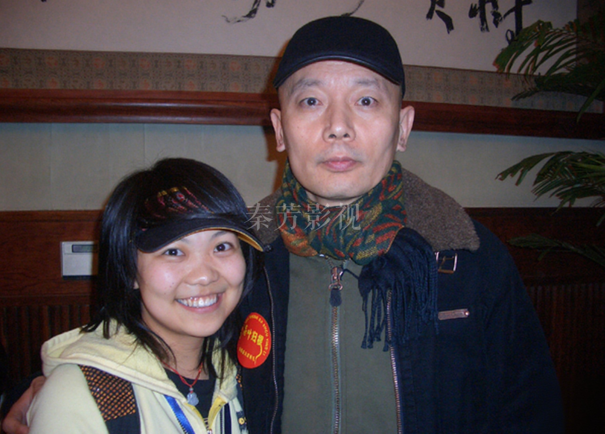 你知道如何用阴影的范围调整演员的面部宽窄 这是影视化妆必学的课