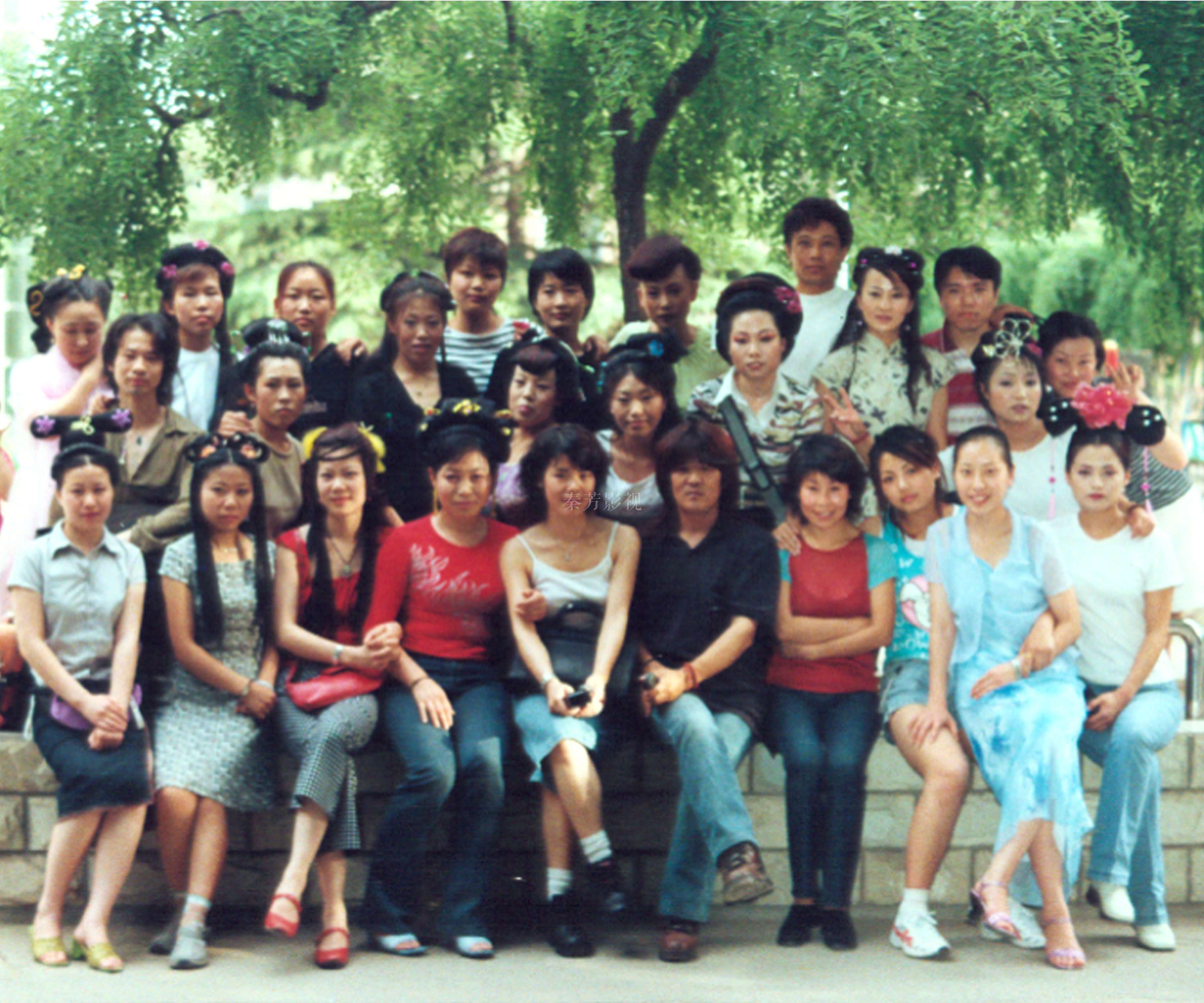 兽耳假体如何固定才能让演员活动时更自然不穿帮