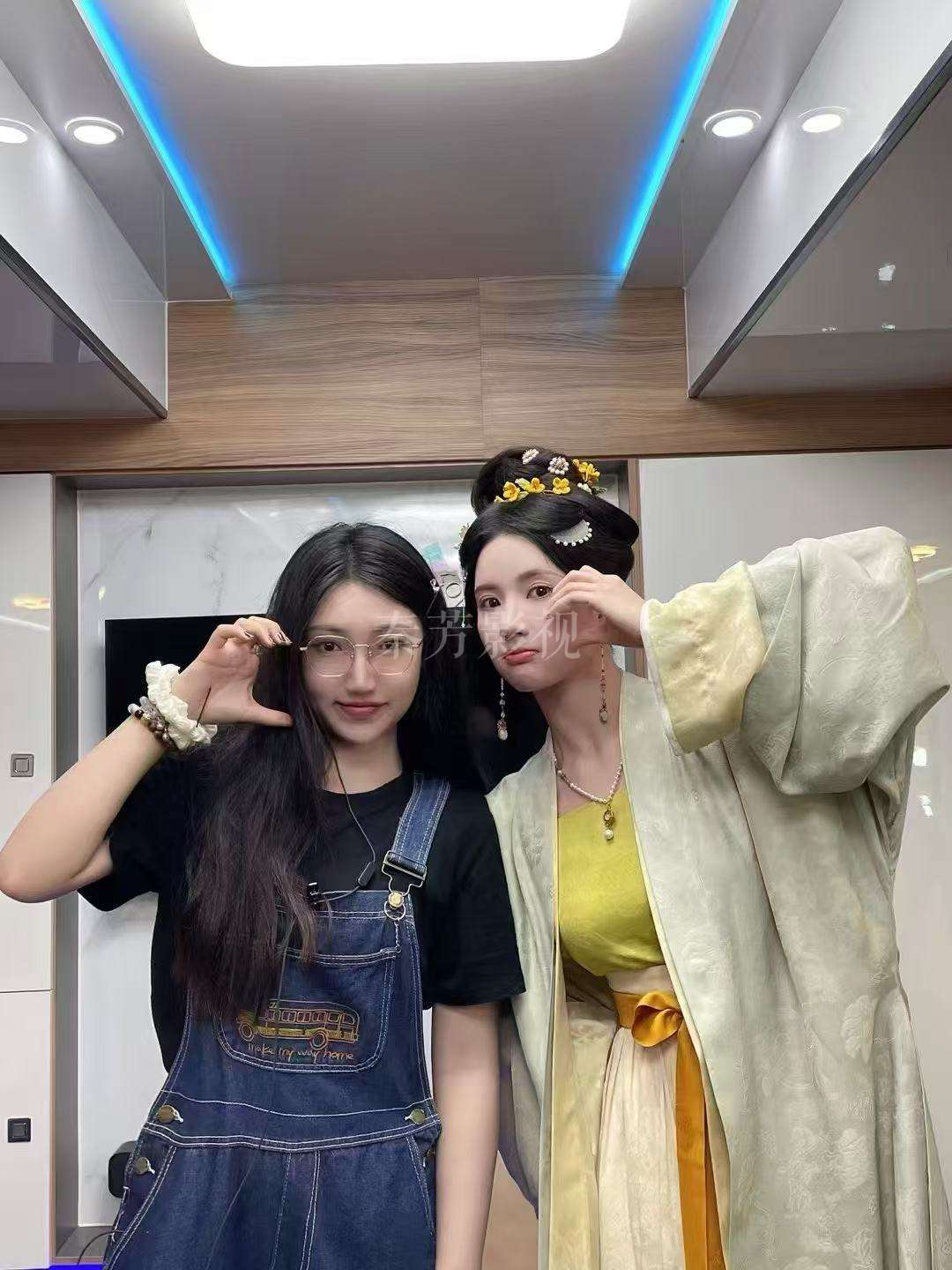 影视化妆中如何让演员的疲惫妆如黑眼圈、暗沉既真实又不影响颜值